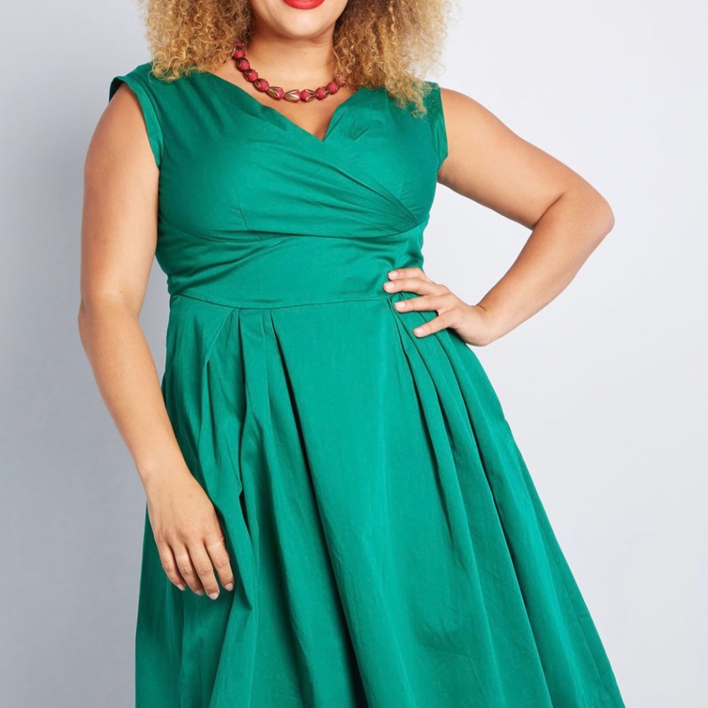 NWT Modcloth Emily and Fin Keener Postures Midi